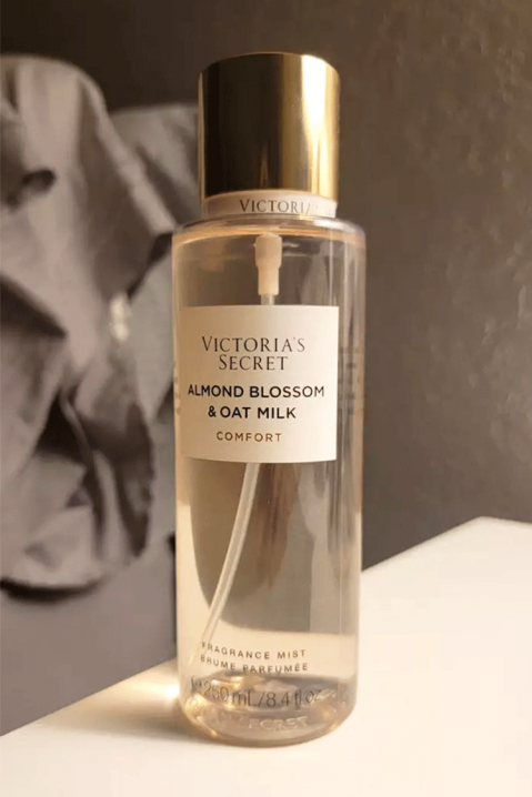 Perfumowana mgiełka do ciała Victoria's Secret Almond Blossom & Oat Milk 250 mlIVET.PL - Modna odzież